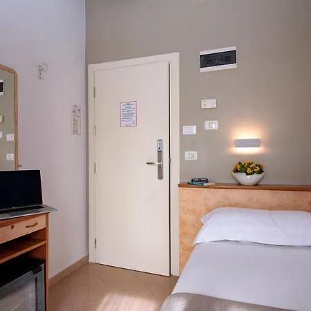 Szálloda Holland 3*
