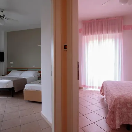 Holland Hotel 3*
