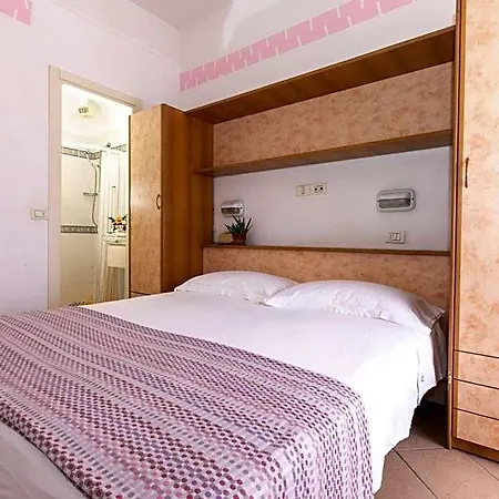 Holland 3* Rimini