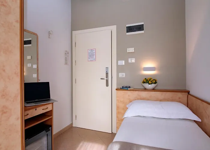 Otel Holland 3*