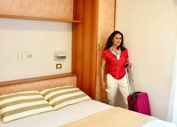 Holland 3* Римини