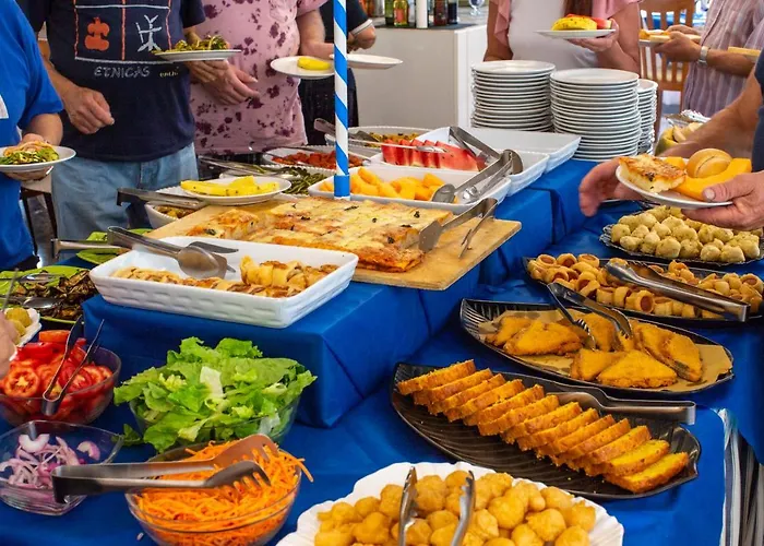 Отель Holland 3*