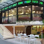 Hotel Holland 3*